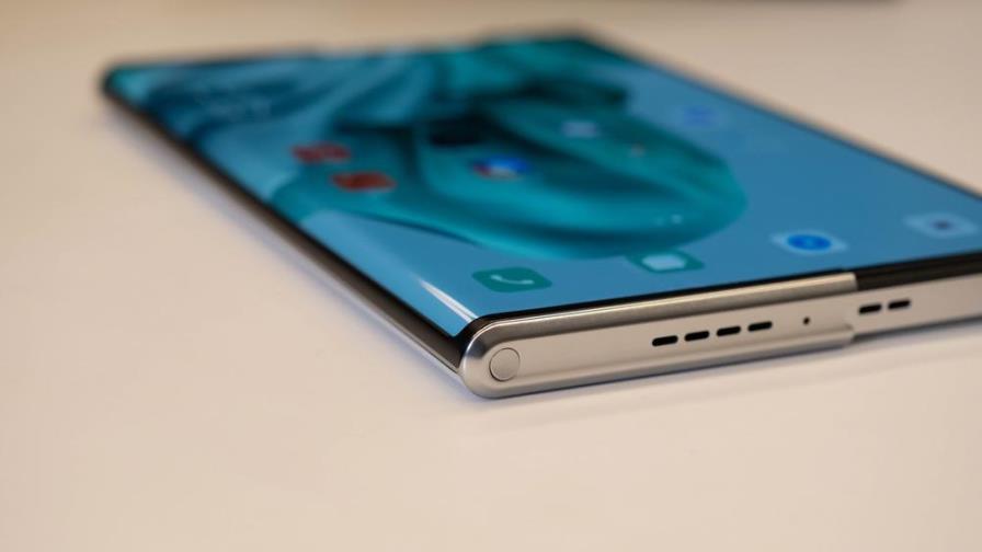 Llegó el OPPO X 2021: es el primer móvil con pantalla extensible y enrollable Llegó el OPPO X 2021: es el primer móvil con pantalla extensible y enrollable