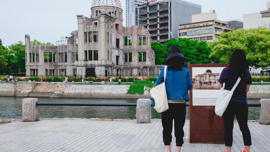 Hiroshima insiste en la abolición de armas nucleares y celebra relevo de paz