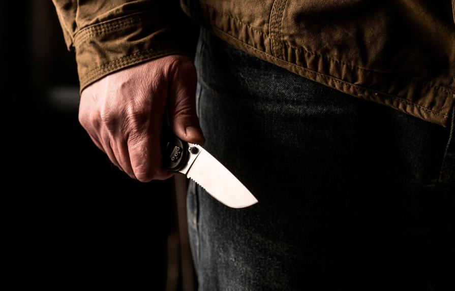 Joven con cuchillo muere en confrontación con la Policía en campus de Florida