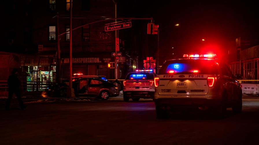 Hombre hiere a dos policías en El Bronx en el inicio de la celebración de Acción de Gracias