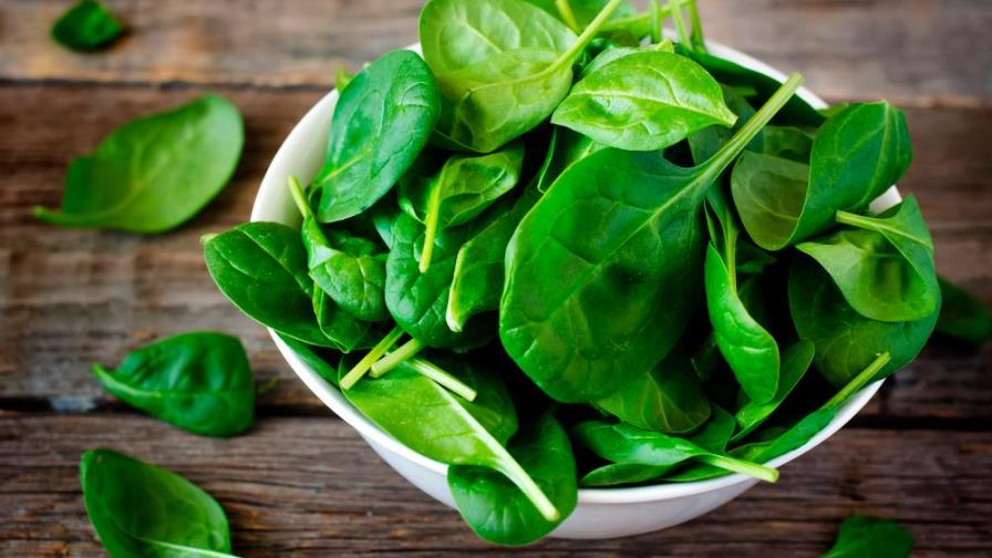 Por todas estas razones deberías incorporar espinaca en tu dieta