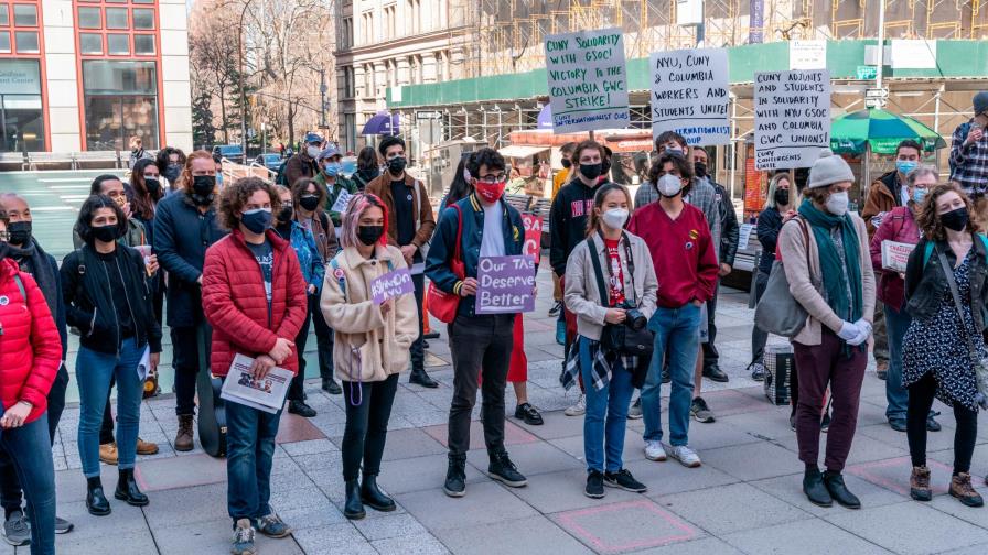 Estudiantes universitarios de Nueva York deberán vacunarse para tomar clases presenciales Estudiantes universitarios de Nueva York deberán vacunarse para tomar clases presenciales