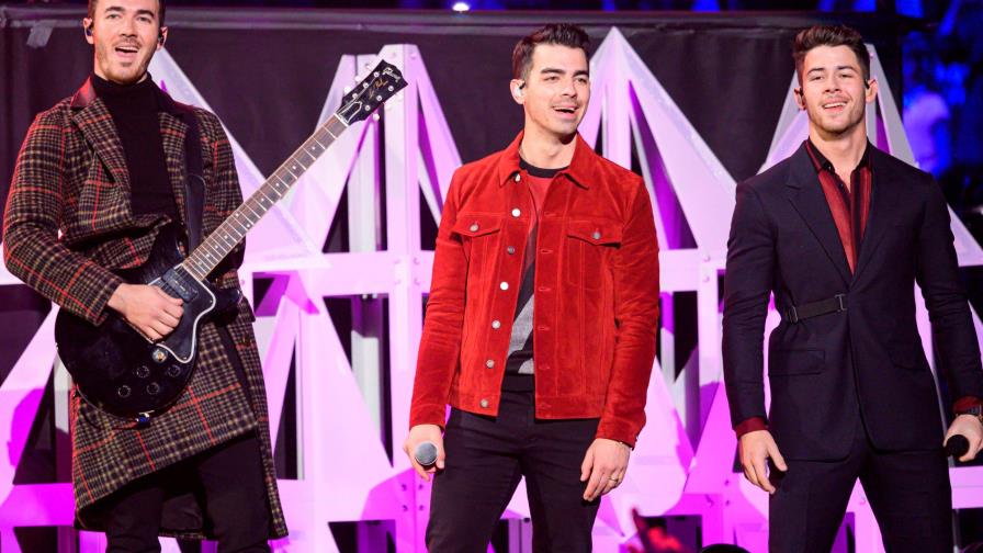 Los Jonas Brothers promocionan su tour de una manera muy divertida