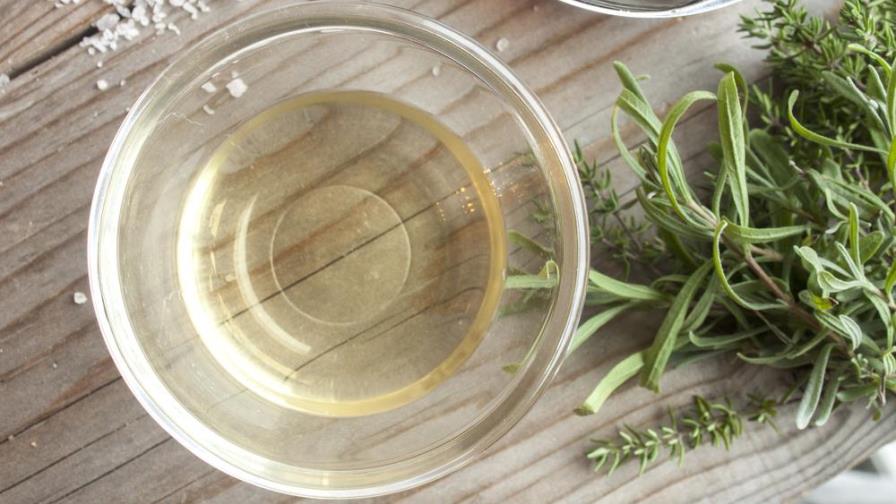 El vinagre blanco tiene estos 5 usos que no conocías y son realmente útiles El vinagre blanco tiene estos 5 usos que no conocías y son realmente útiles