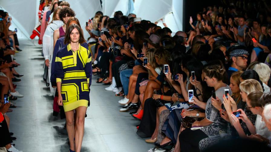 Olivier Saillard pone en duda el sentido de los desfiles Olivier Saillard pone en duda el sentido de los desfiles