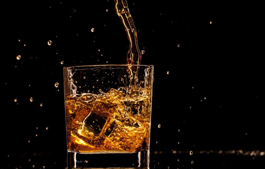 Gobierno prohíbe venta de bebidas alcohólicas a partir de las 6:00 de la tarde