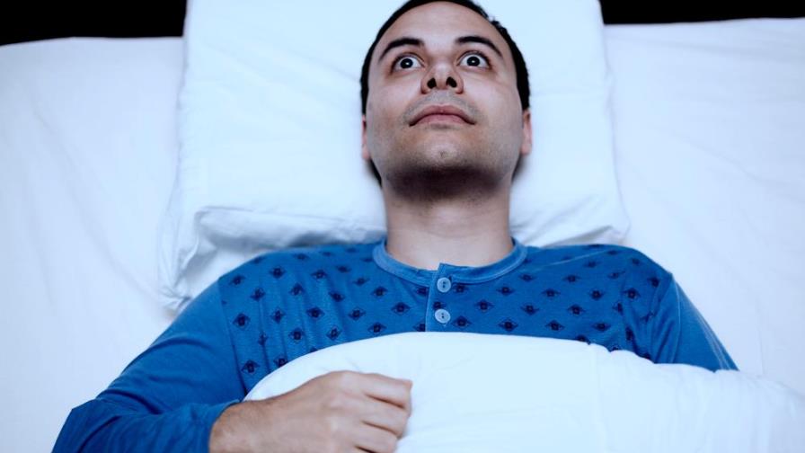 Misterio revelado: por qué hay personas que duermen con los ojos abiertos