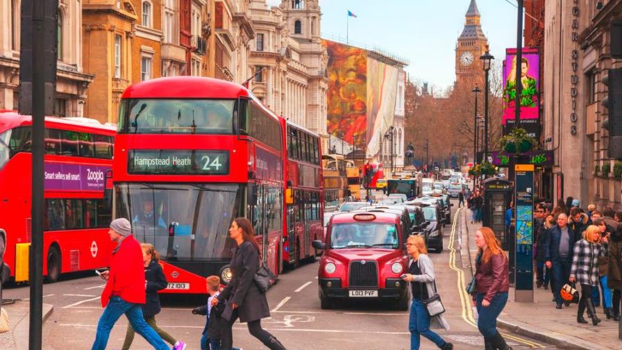 Con esta App puedes dar paseos virtuales y escuchar las radios locales