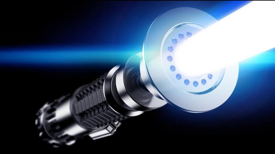¡Idéntico a Star Wars! Crearon el primer sable de luz retráctil, capaz de cortar el acero ¡Idéntico a Star Wars! Crearon el primer sable de luz retráctil, capaz de cortar el acero