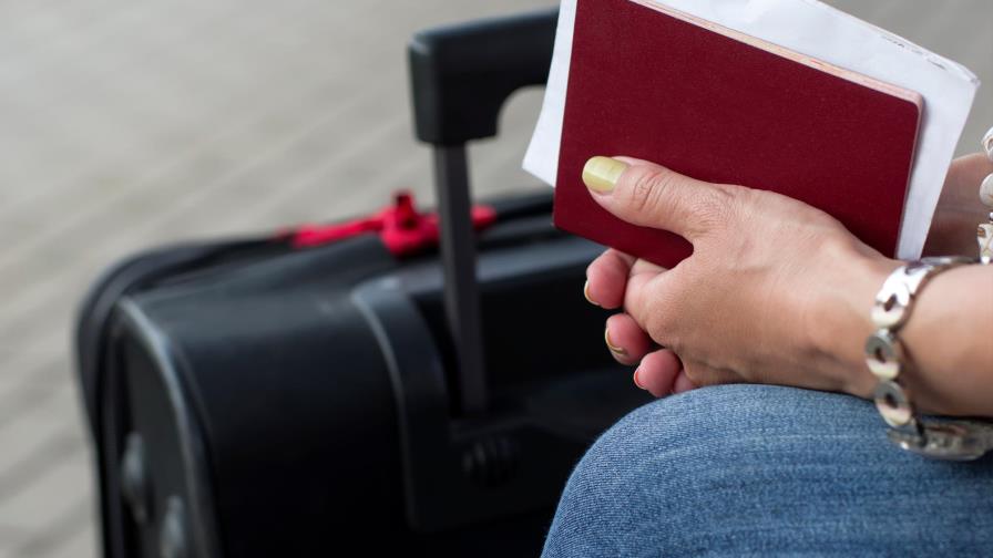 Amnistía pide que Argentina no expulse a dominicana con tres hijos menores