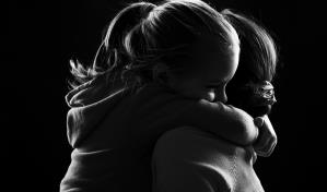 ¿Sabes cuáles son los beneficios de dar un abrazo?