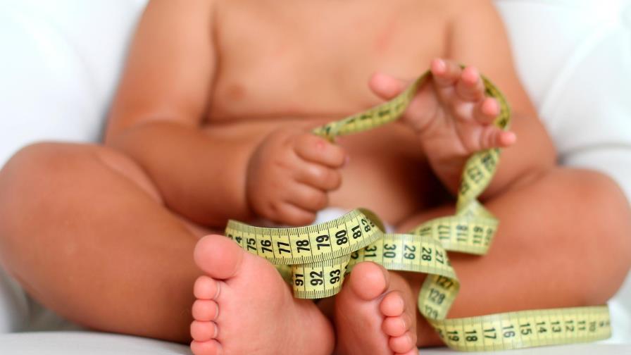 ONU: Aumenta el sobrepeso en menores en medio de la atracción por la comida basura