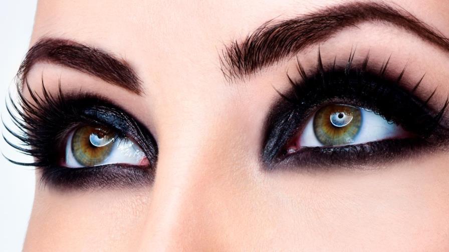 Como una profesional: tips para lograr un maquillaje smokey eye perfecto