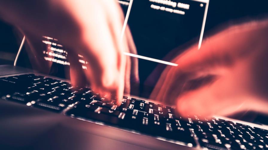 Mujer podría haber hackeado a más de 30 organizaciones