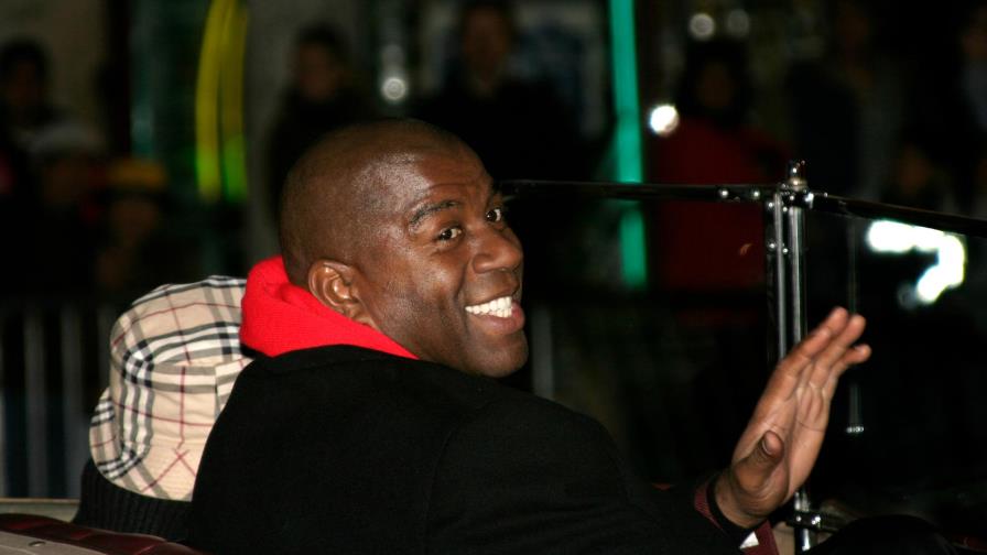 Más famosos se vacunan en Estados Unidos y aconsejan hacerlo