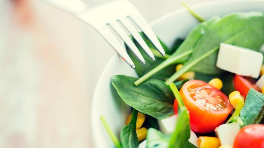 Agrega estos alimentos a tu ensalada si lo que quieres es quemar grasas