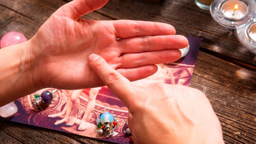 Mujer le paga a brujo 54 mil euros por trabajo de santería para que se le vendiera una casa 