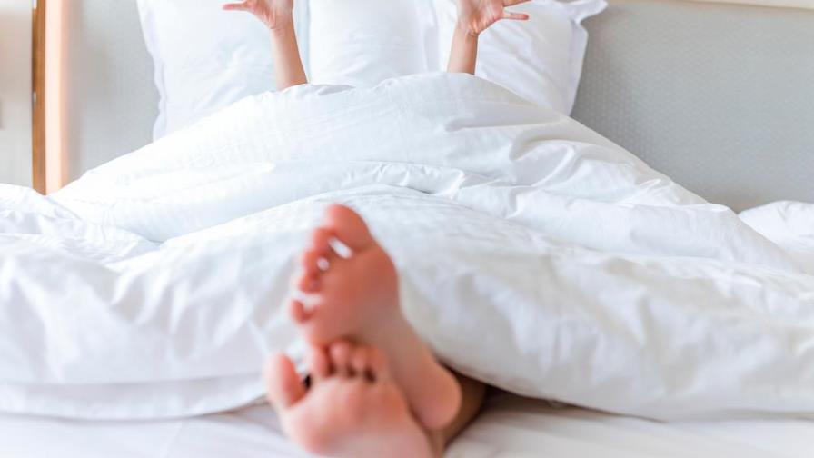 Según la ciencia, dormir desnudo es beneficioso