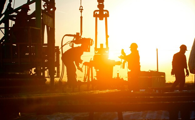 OPEP+ aumenta su oferta de petr&oacute;leo en otros 188,000 barriles diarios a partir de julio