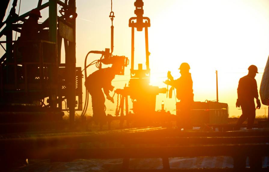 El petróleo de Texas baja un 1 %, hasta 60,52 dólares el barril