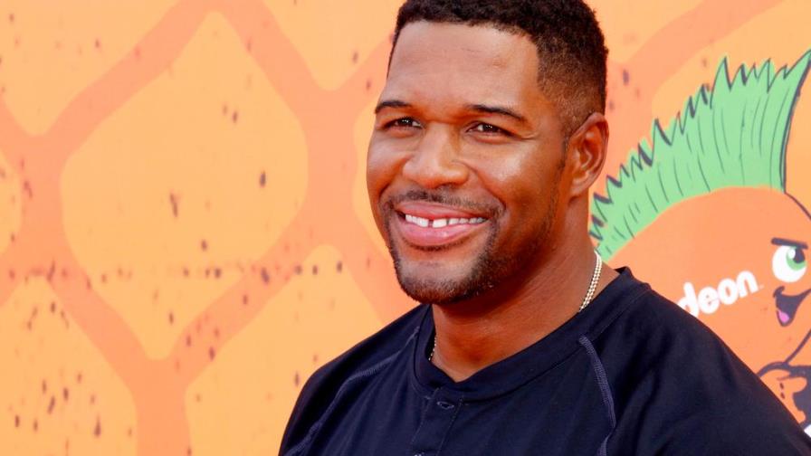 Actor Michael Strahan cambia sus dientes por presión