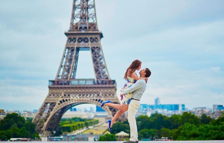 La torre Eiffel proyectará declaraciones de amor por San Valentín