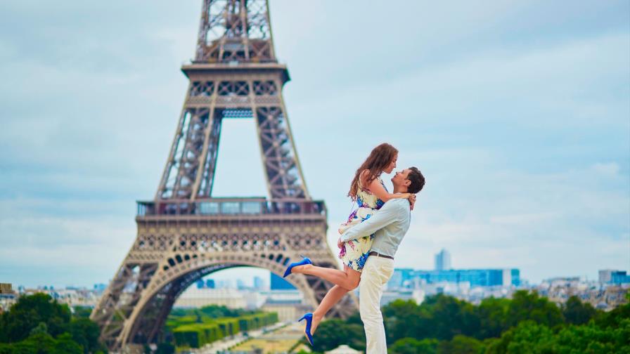 La torre Eiffel proyectará declaraciones de amor por San Valentín