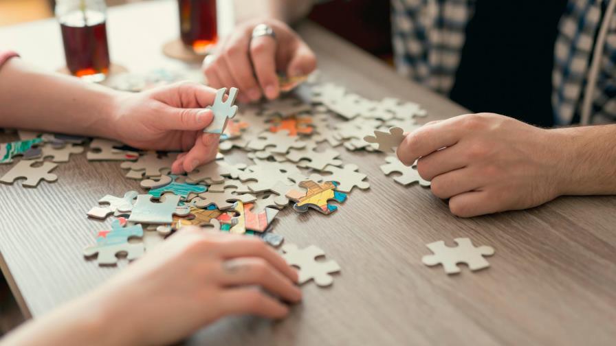 Están de moda los puzzles para adultos (y sirven para aliviar el estrés)