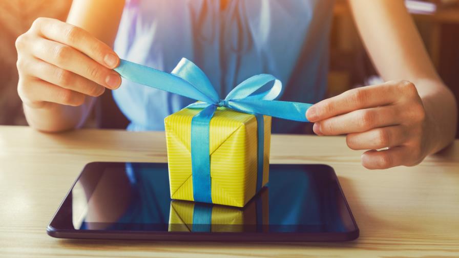 “Regifting” o la técnica de regalar lo que te han regalado