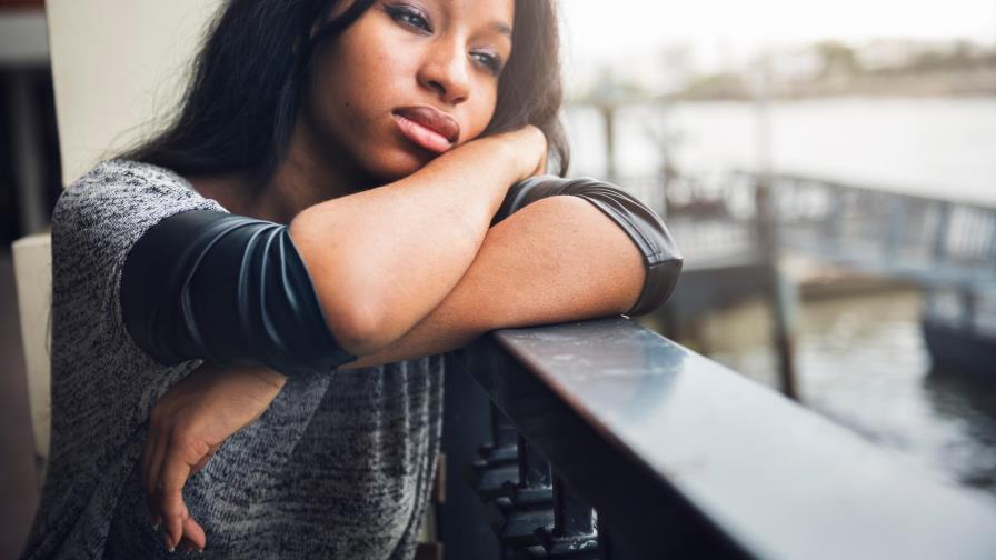 No se cree interesante    y estar sola en San Valentín  la golpeó duro 