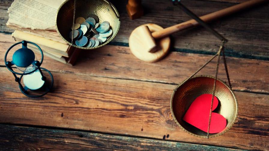 Sexo, amor y dinero: el trío perfecto para una relación saludable