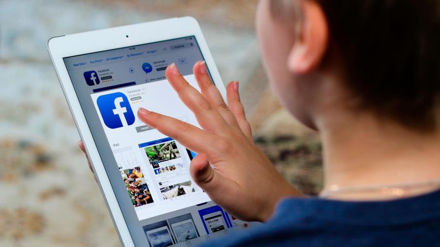 Un fallo en Facebook Kids permitió a los niños hablar con extraños en la red
