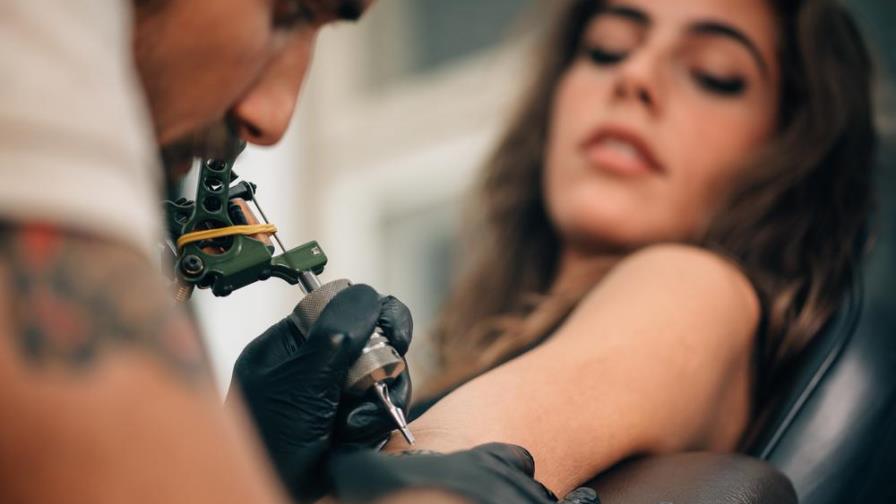 Todo lo que le sucede a tu piel al tatuarte