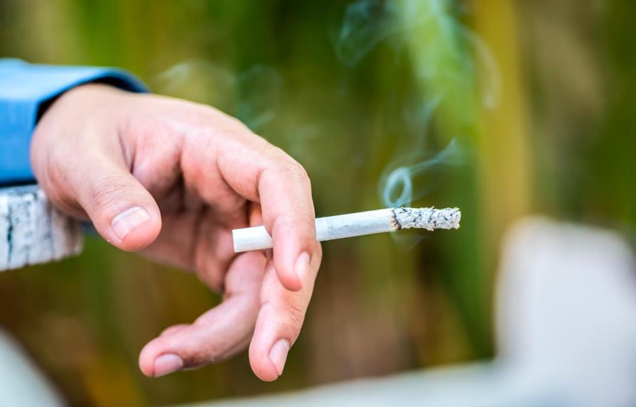 Estados Unidos sube de 18 a 21 años la edad para comprar tabaco y cigarrillos electrónicos