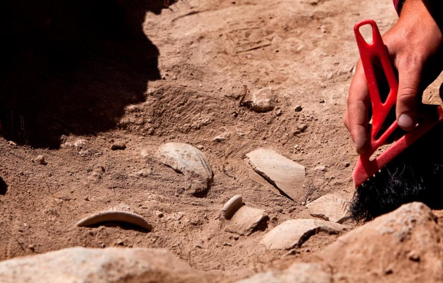Un tesoro de más de 2,500 años descubierto por un caminante en Suecia