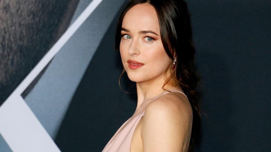 Por qué Dakota Johnson no recibe consejos de su padre