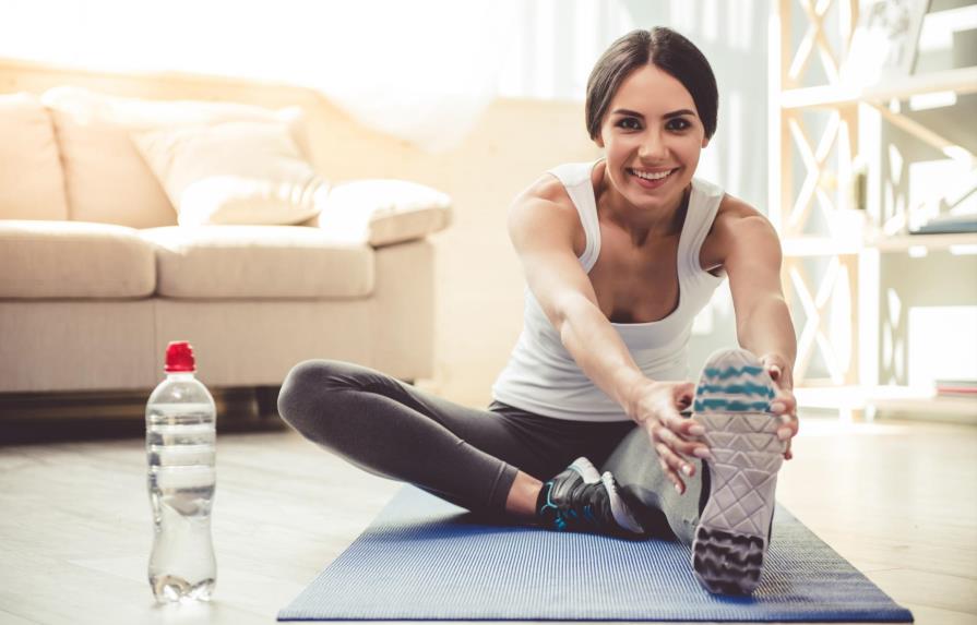 Cinco rutinas de ejercicios para hacer en casa y no perder el ritmo