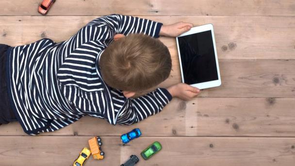 Niños y pantallas, soluciones para una desconexión digital