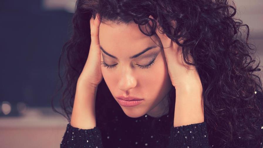 Señales de que un dolor de cabeza podría en realidad ser una migraña Señales de que un dolor de cabeza podría en realidad ser una migraña