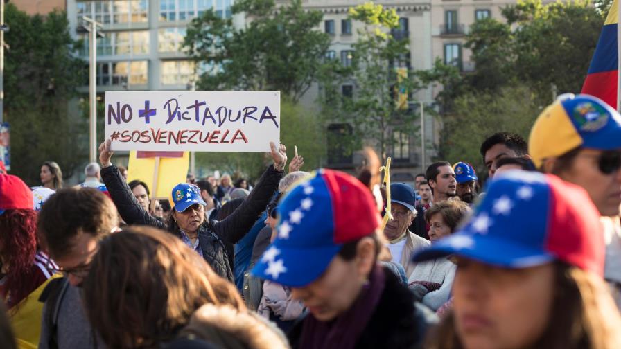 Oposición venezolana consulta varios sectores para lograr cambio de Gobierno