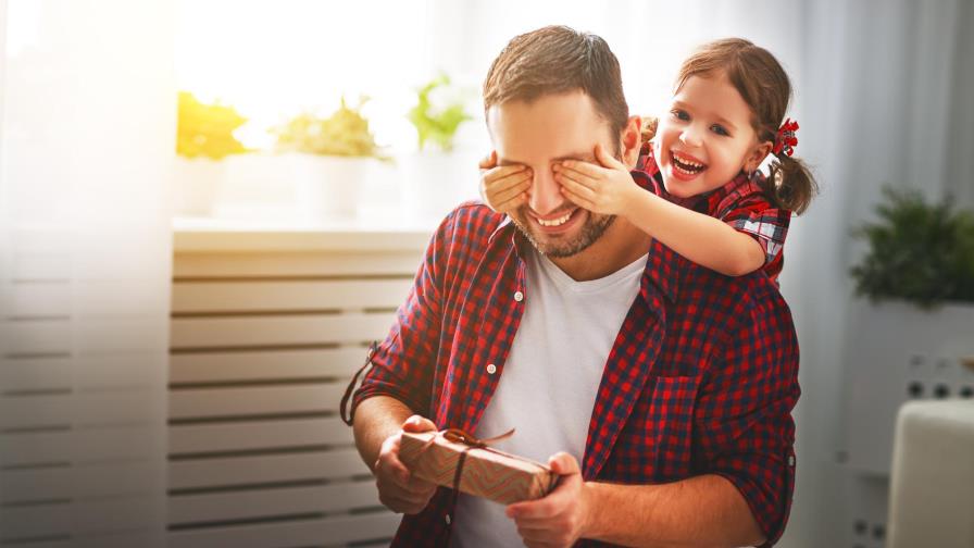 ¿Qué regalarle a papá? 10 tiendas que te llevan el regalo a casa