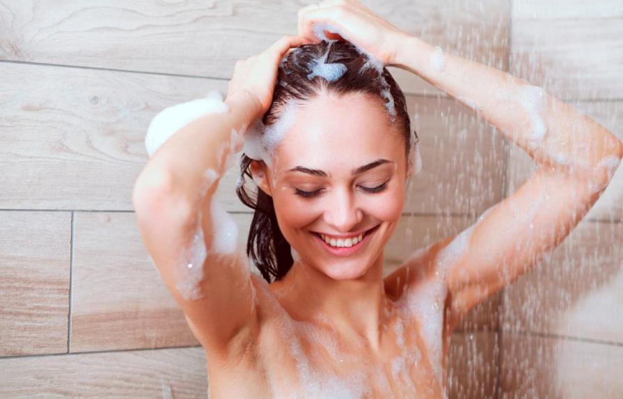 3 consejos para cuidar tu cabello al lavarlo