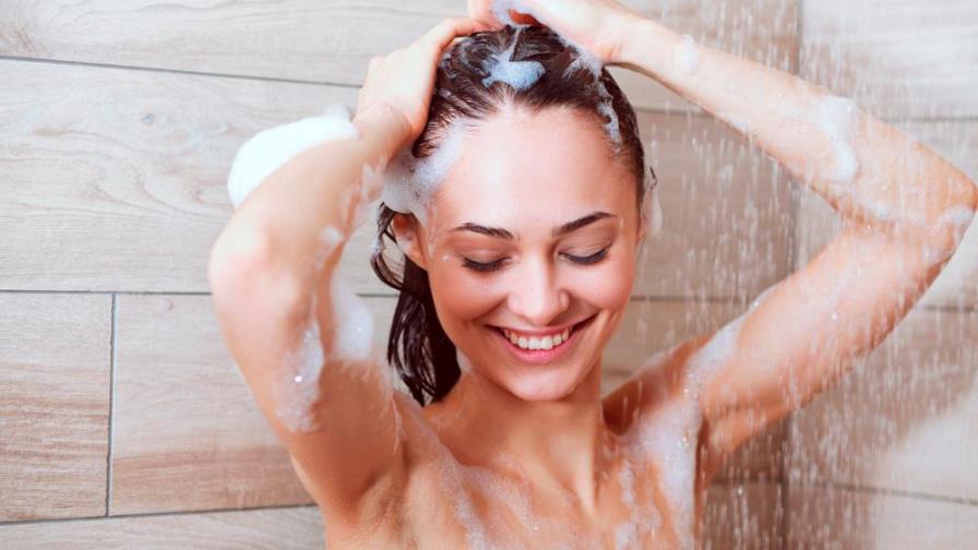 3 consejos para cuidar tu cabello al lavarlo