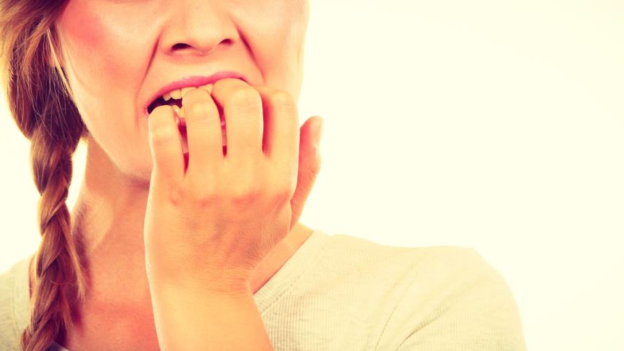 Sigue estos consejos para evitar morderte las uñas
