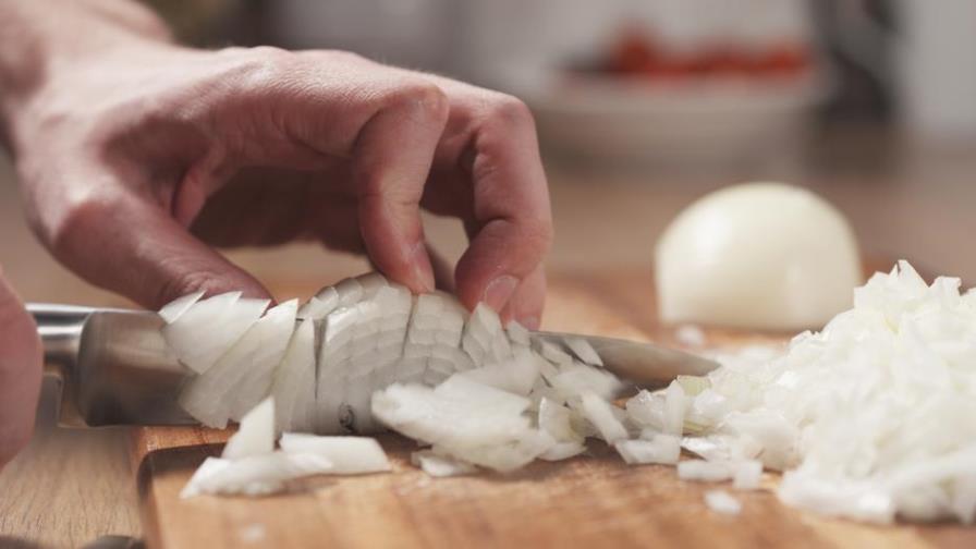 Así puedes quitar rápidamente el olor a ajo y cebolla de tus manos Así puedes quitar rápidamente el olor a ajo y cebolla de tus manos