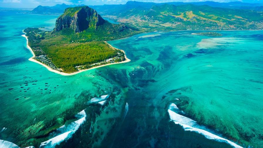 ¿Ilusión óptica o realidad? La impactante cascada subterránea de la Isla Mauricio