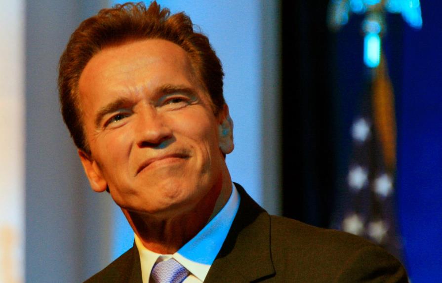 Schwarzenegger fue votado mejor líder para combatir una invasión extraterrestre