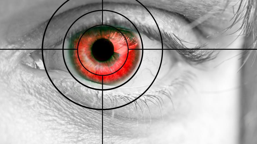 Estos son los motivos por los que los ojos a veces salen rojos en las fotos