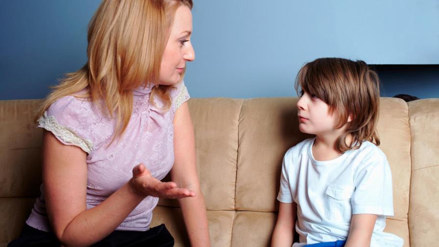 El niño comenzó a preguntar...