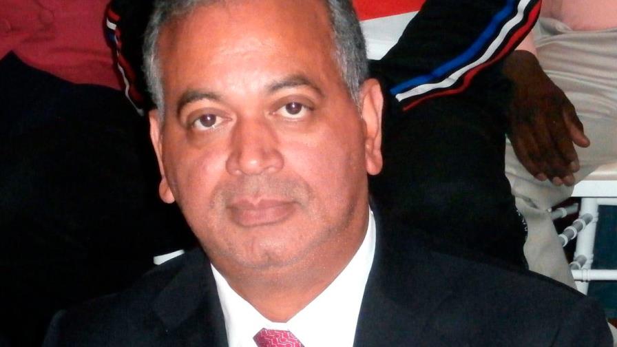 El diputado  de ultramar Rubén Luna se recupera del coronavirus